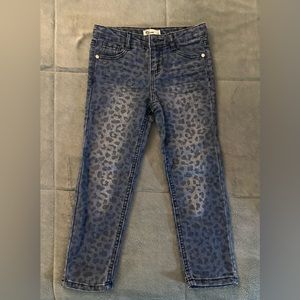 Girls Epic threads denim print jeans / size 6